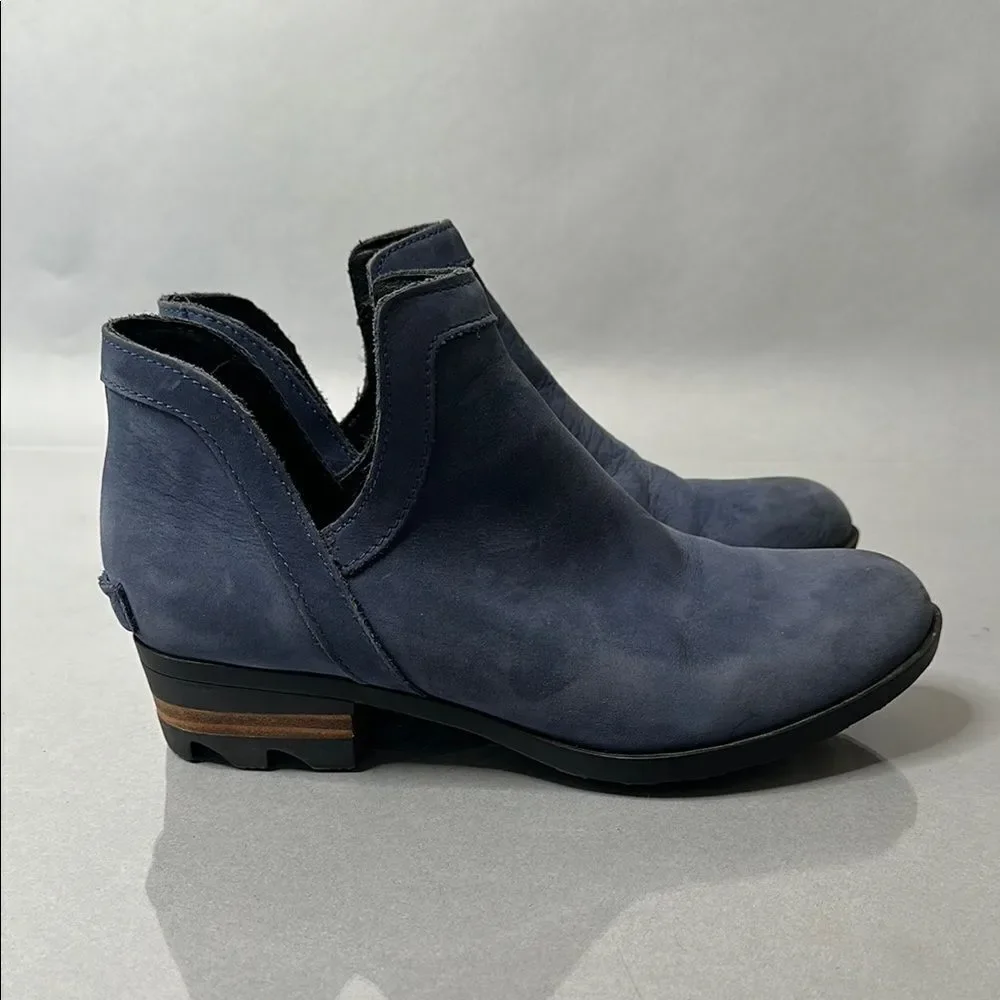 SOREL Women’s Lolla Cut‑Out Bootie in navy blue suede Booties Size 6 (B-1765)